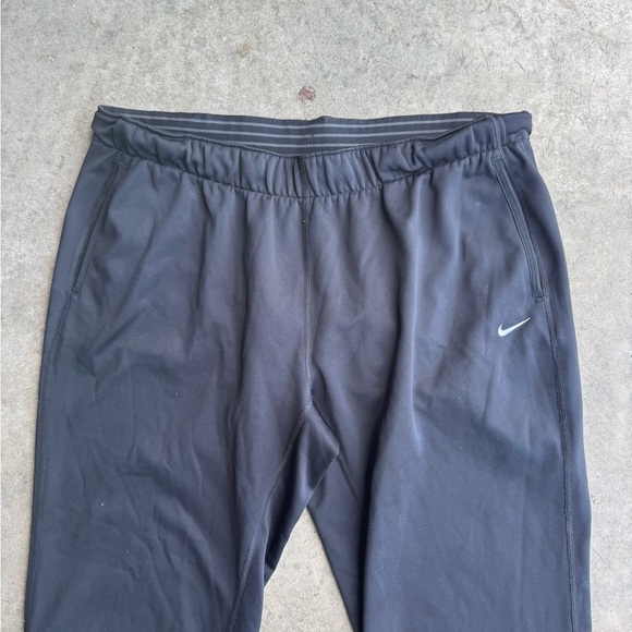 Nike Black Sweatpants with Elastic Waistband - Picture 2 of 3